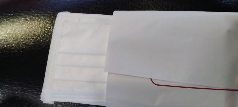 ▲網友表示,自己連續領了6期的白色口罩。(圖/翻攝口罩現貨資訊專區)