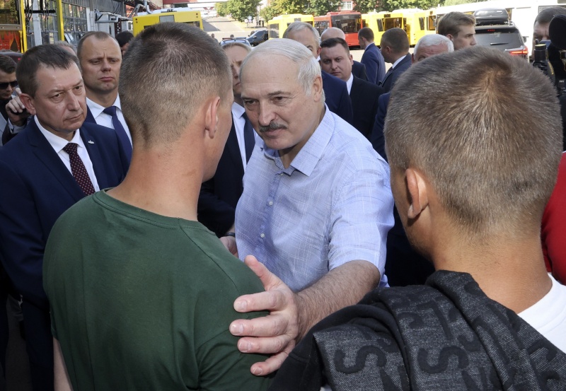 白俄羅斯民眾發起大罷工 總統訪視被轟下台
