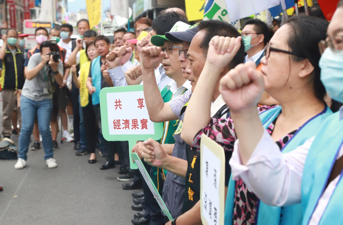 ▲勞動部今（18）日宣布基本工資微幅調漲，人力銀行認為這可視為另一種「變相的」經濟紓困方式。（示意圖／記者葉政勳攝,2020.08.18）