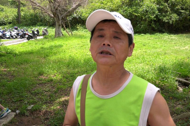 ▲潘姓領隊說,團員出發前就已被告知此行的遊覽車及住宿有問題。(圖/記者蔡若喬攝)