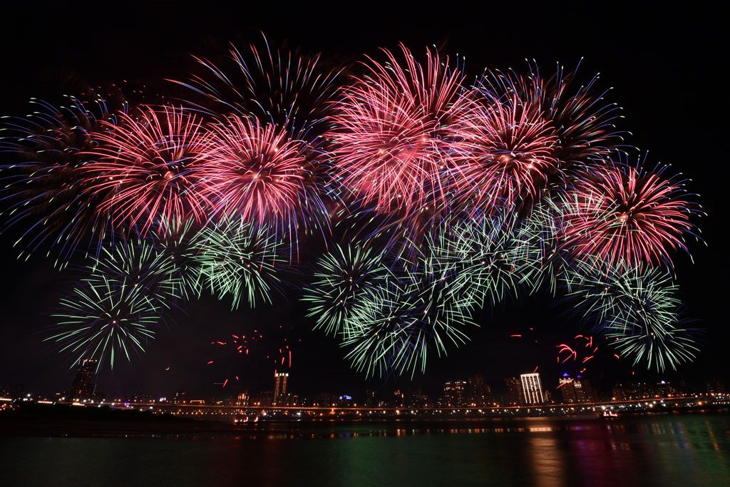 ▲因應巴威颱風發布海上警報，台北市「 2020 大稻埕情人節」在考量民眾安全後，決議延期辦理。（圖／台北市觀傳局）