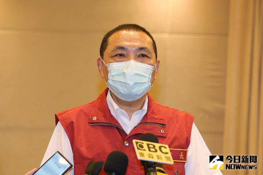 ▲侯友宜表示，彰化衛生局積極主動的做法，應該給予肯定，也希望中央採取滾動修正，對入境者普篩，把疫情阻絕於境外。(圖/記者康子仁攝)