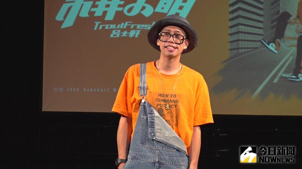 ▲呂士軒的眼睛出狀況，拖了2年才去檢查，一檢查發現是眼角膜破裂，需要換眼角膜。（圖／記者林柏年攝, 2020.08.19）