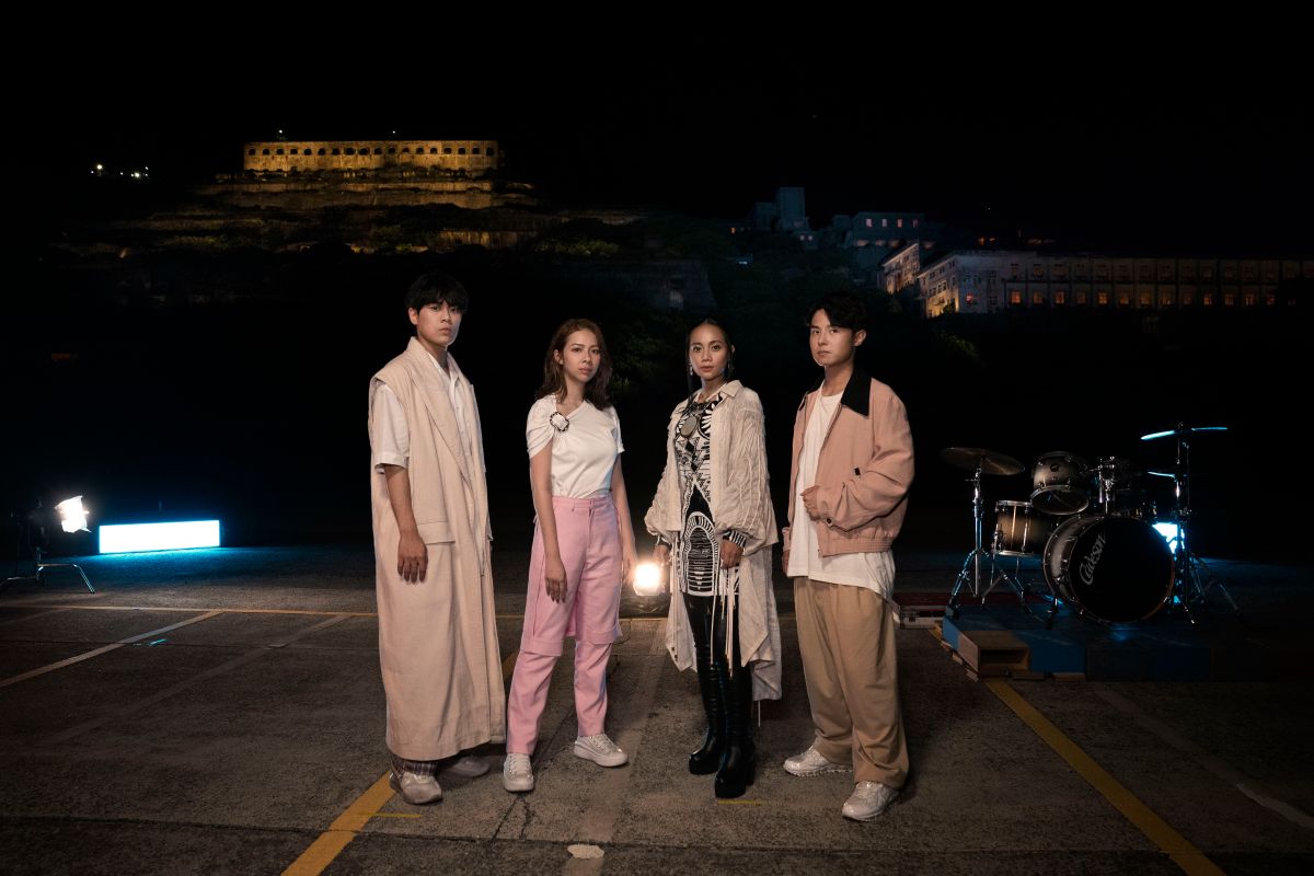 ▲阿爆（右二）、告五人合作歌曲《新世界》。（圖／相信音樂提供）