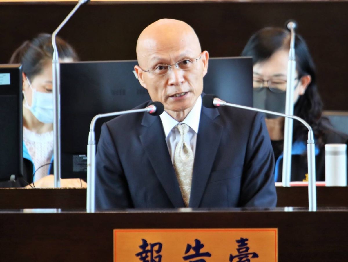▲市府財政局長羅仙法報告指出，這次追加減預算歲出歲入平衡，沒有新舉債，升格直轄市10年來，首次達到預算平衡。(圖／柳榮俊攝2020.8.19)