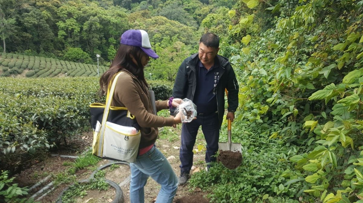 ▲許瑞麟從有機肥料商出發，因緣際會下開始種茶、愛上茶。（圖/記者李克明攝影）