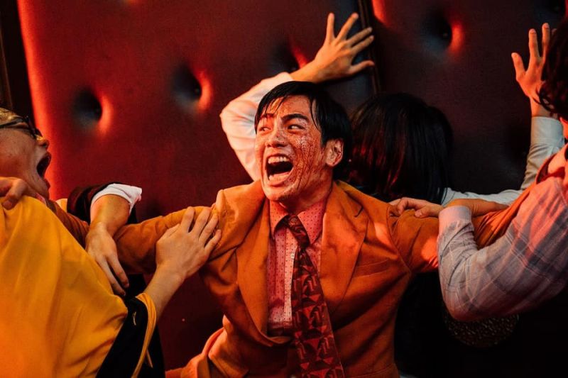 ▲禾浩辰(中)在《逃出立法院》有很不一樣的演出。(圖/華映娛樂)