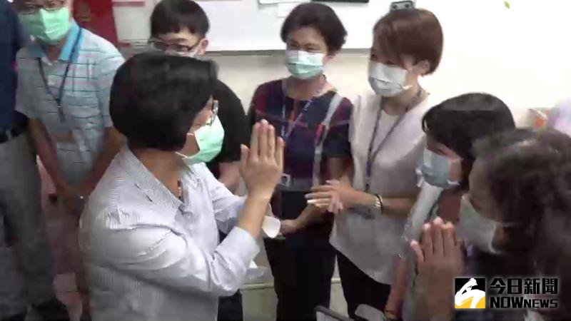 ▲彰化縣衛生局篩檢出無症狀病例,卻被政風調查,縣長王惠美前往打氣。(圖/記者陳雅芳攝,2020.08.19)