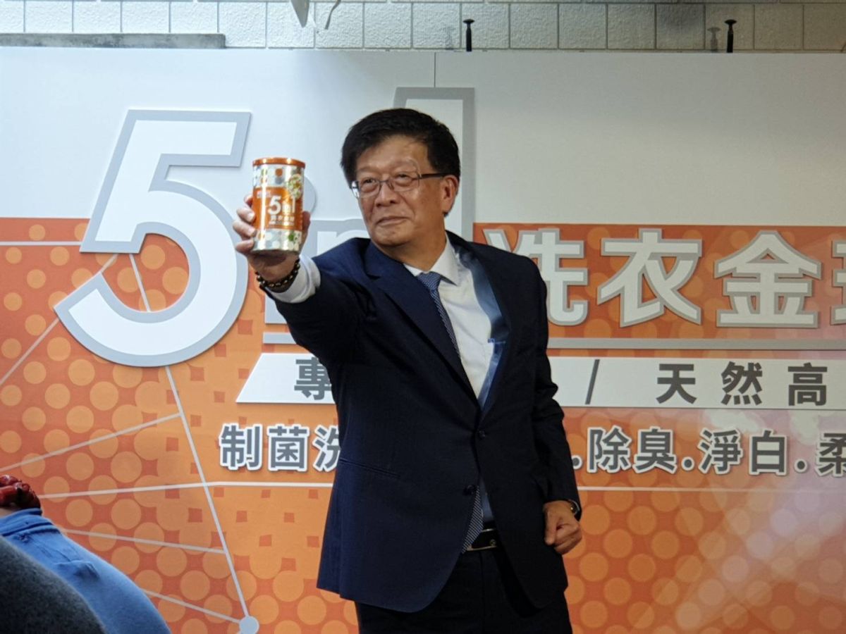 ▲看好膠囊洗衣品市場大爆發，永豐餘集團消費品實業（永豐實）旗下橘子工坊品牌，趁勢推出零添加水洗衣膠囊，預計推出上市後將帶動潔品業績上漲25%。圖為永豐實台灣區總經理徐志宏（圖／記者許家禎攝）