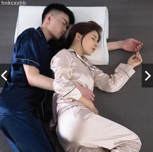 ▲男友枕堪稱是世界上所有男友手臂的救星。(圖/翻攝自網路