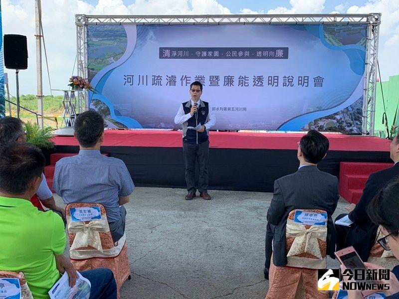 ▲嘉義地檢署主任檢察官郭志明在會中進行案例分析,強調預防犯罪。(圖/記者陳惲朋攝)