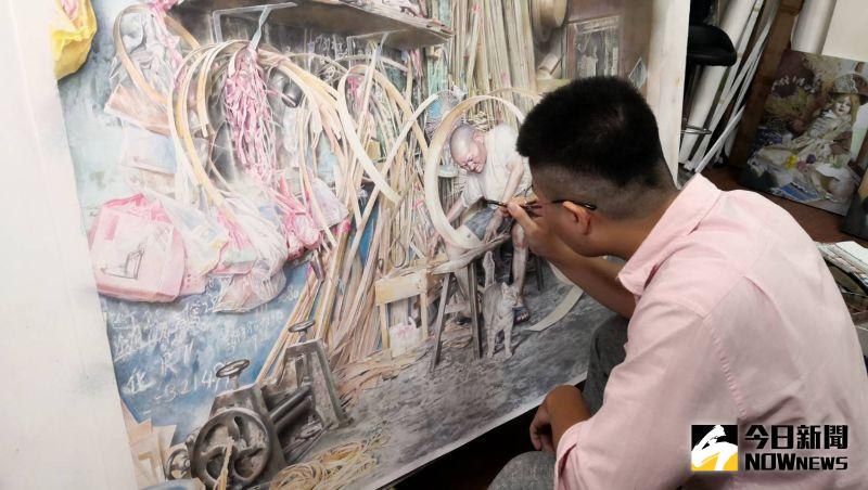 ▲黃俊傑創作路上有著「老派風格」,畫風走的是寫實路子,擅長水彩、油畫,題材選擇以人物、風景為主。(圖/記者陳雅芳攝,2020.08.20)