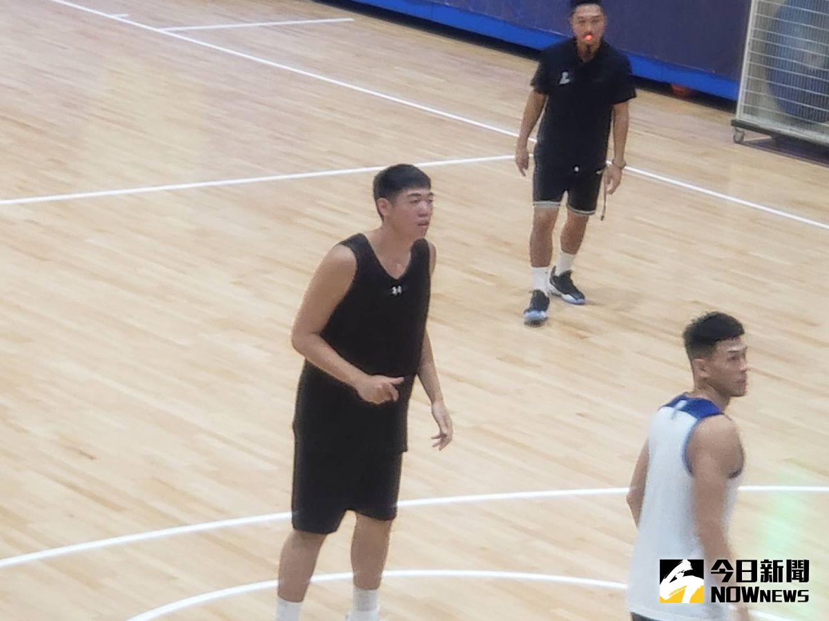 ▲新竹攻城獅澳門中鋒容毅燊。（圖／黃建霖攝）