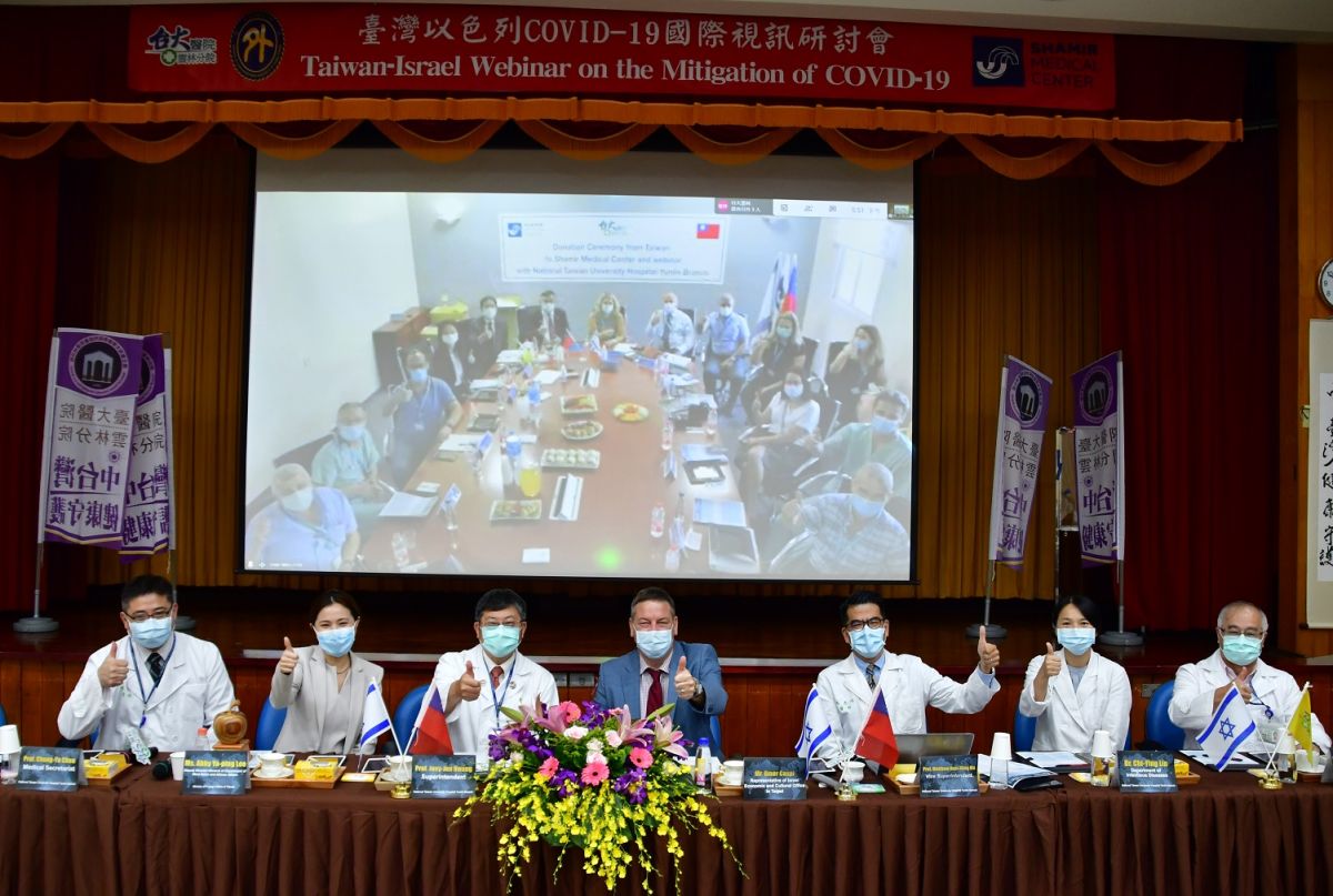 ▲在外交部牽線之下，臺大醫院雲林分院黃瑞仁院長(左三)率領醫療團隊於本月12日與以色列視訊研討。（圖／記者蘇榮泉攝，2020.08.20）