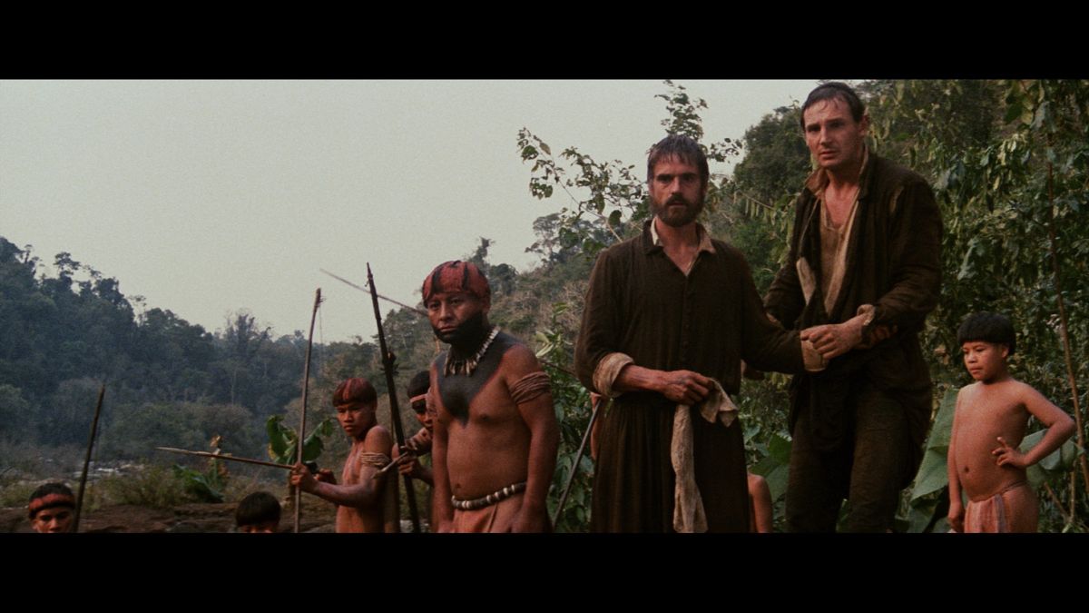 ▲連恩尼遜（右二）在當年可是最帥顏值的小鮮肉。（圖／甲上）