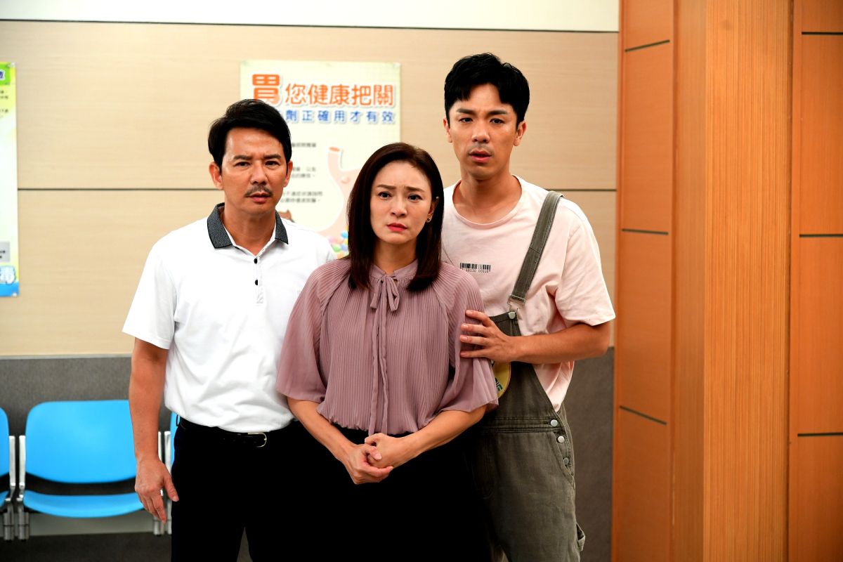 ▲梁家榕（中）喜歡小孩卻不考慮自己生。（圖 / 三立提供）