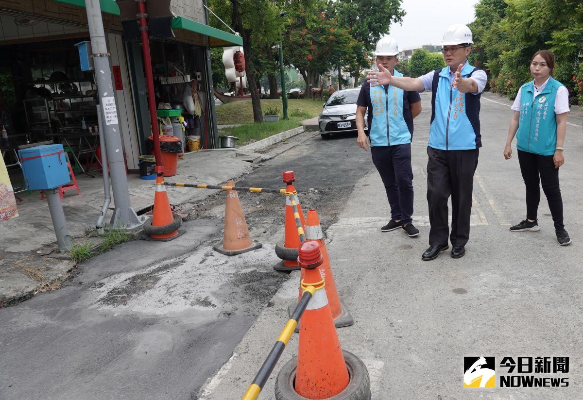 ▲為解決水患問題，鹿港鎮公所辦理鹿港丙幹線分洪箱涵工程，鎮長許志宏視察工程進度，希望能解決鹿港鎮陳痾淹水問題。（圖／記者陳雅芳攝，2020.08.21）