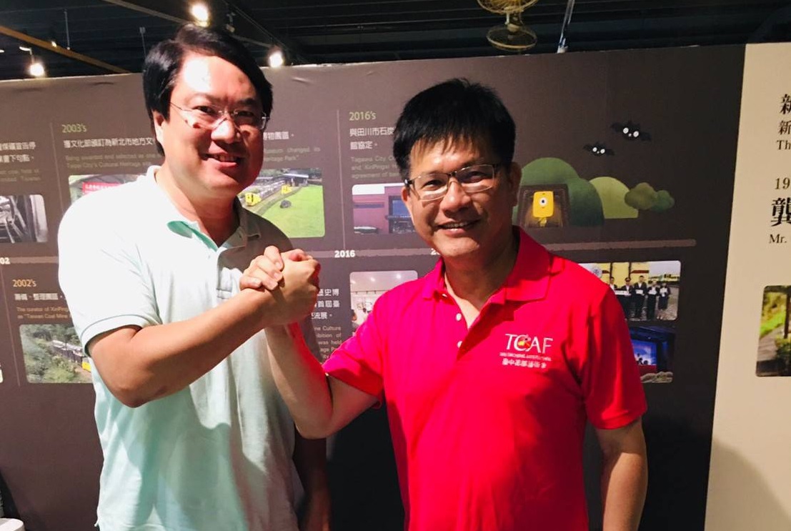 ▲林右昌與林佳龍談及目前基隆輕軌方案，林右昌表達希望交通部整合協調出最佳方案，林佳龍表示支持，並指他責無旁貸。（圖／翻攝自林右昌粉絲專頁）
