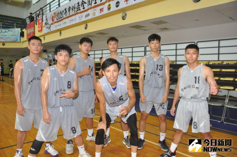 ▲社男組「中州科技大學」隊是由現役甲三級籃球隊球員所組成。（圖／記者陳雅芳攝，2020.08.22）