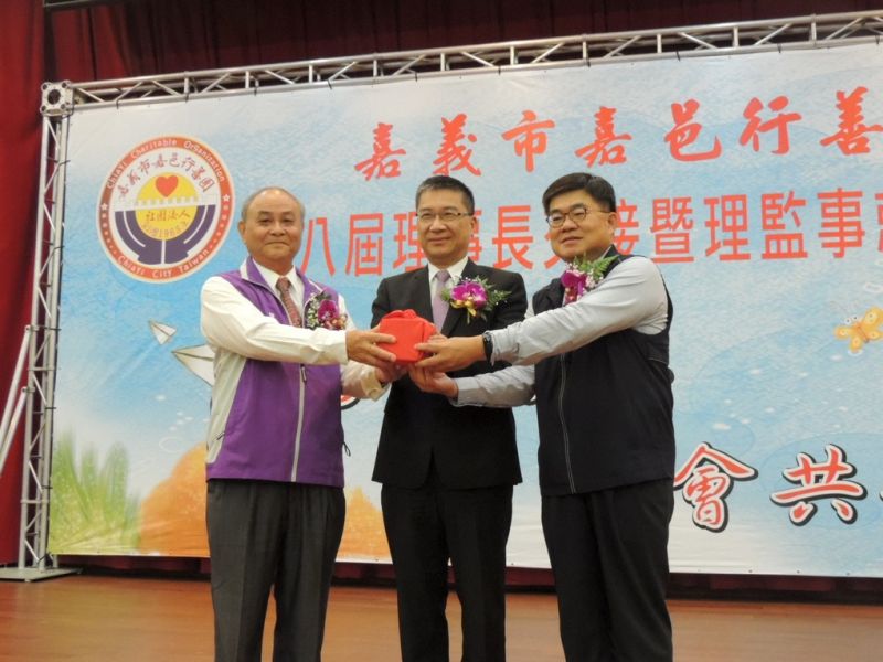 ▲嘉邑行善團第八屆理事長交接,內政部長徐國勇親自到場代表總統前來祝賀監交印信。(圖/記者任禮清攝,2020.08.23)