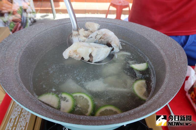 ▲「吃檸檬長大的鱸魚,料理後在口中會自然散發檸檬味。(圖/記者陳雅芳攝,2020.08.23)