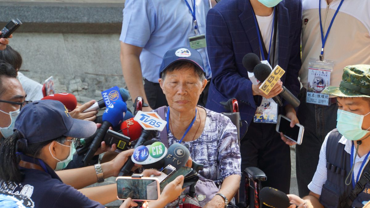 ▲烈士陳盛乾遺孀陳黃阿春女士怨先生為國捐軀，政府只給四萬多元撫卹，不像二二八受難者有5至6百萬的撫卹。（圖／記者呂炯昌攝, 2020.08.23）