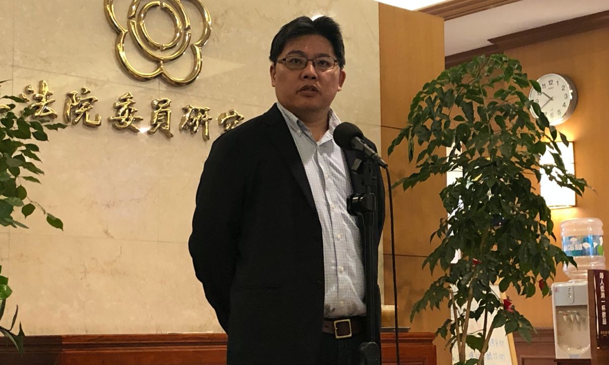 ▲面對黨內苗栗縣議員曾玟學退黨一事，時代力量代理黨主席邱顯智表示，會盡快安排曾玟學與黃國昌面對面坐下來談談，並且盡力慰留曾玟學。（圖／記者丁上程攝,2020.8.24）