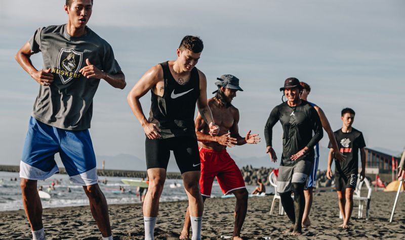 ▲九太科技隊球員首次進行沙灘訓練，體力消耗極大。（九太科技隊提供）