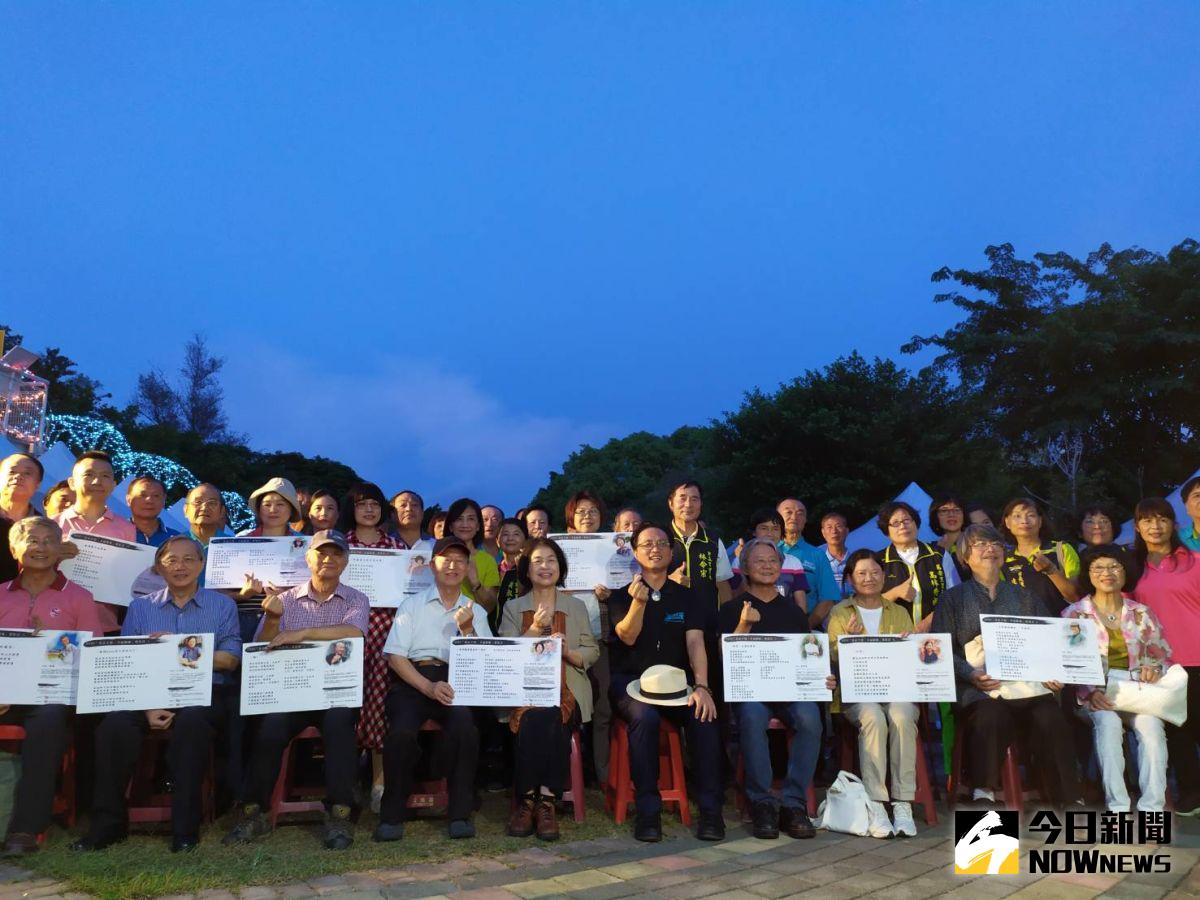 ▲彰化愛情詩展浪漫開幕，邀請了吳晟等14位詩人，7男、7女的組合，在七夕情人節前夕，顯得格外有意思。（圖／記者葉靜美攝，2020.08.24）