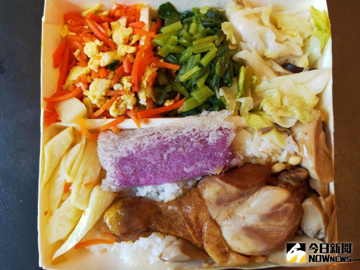 ▲「床母」都是在保護小孩，讓小孩健康快長大，所以台灣人的習俗，只要床上有睡小孩，遇有大節慶，就必須拜床母。（圖/記者柳榮俊攝）