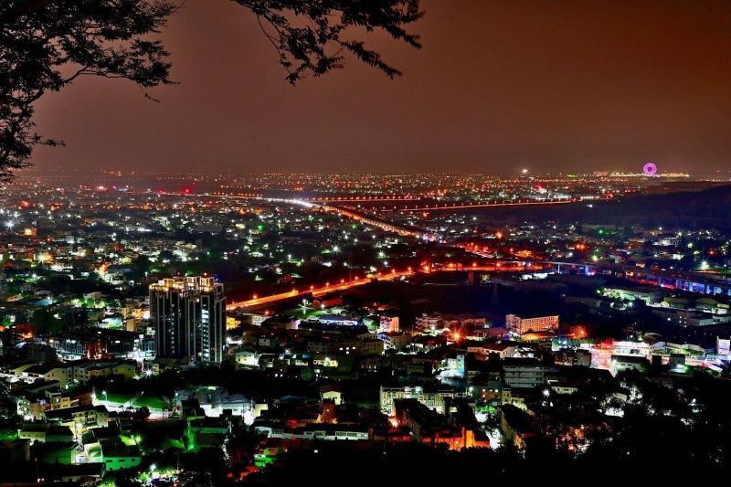 ▲「豐原公老坪觀景台」為情侶賞夜景勝地(圖/觀旅局提供2020.8.25)