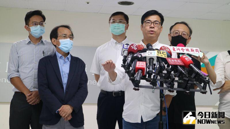 ▲高雄市長陳其邁(右二)第一場市政會議談就是「橋頭科學園區」,同時成立橋頭科學園區專案推動小組,由羅達生副市長(中)負責。(圖/記者鄭婷襄,2020.08.25)