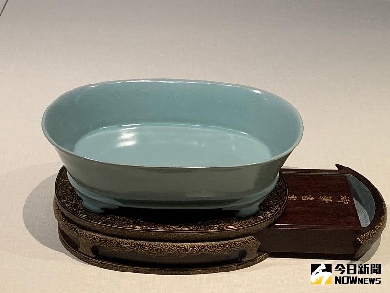 北宋・古陶磁器・汝窯包銅口氷片紋六方盤洗・箱付』