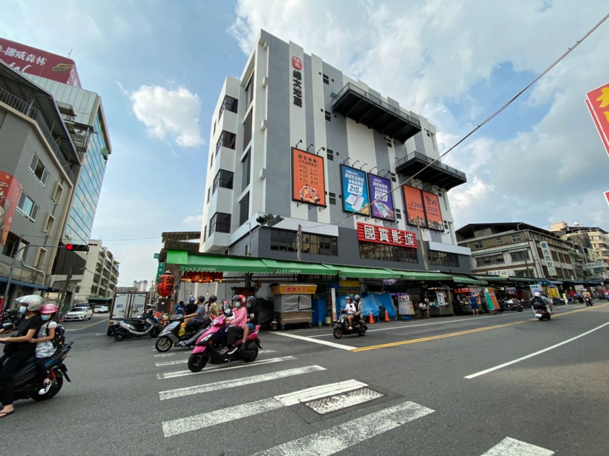 ▲忠孝夜市旁的國賓影城，8月27日正式開幕。（圖／NOWnews資料照片）