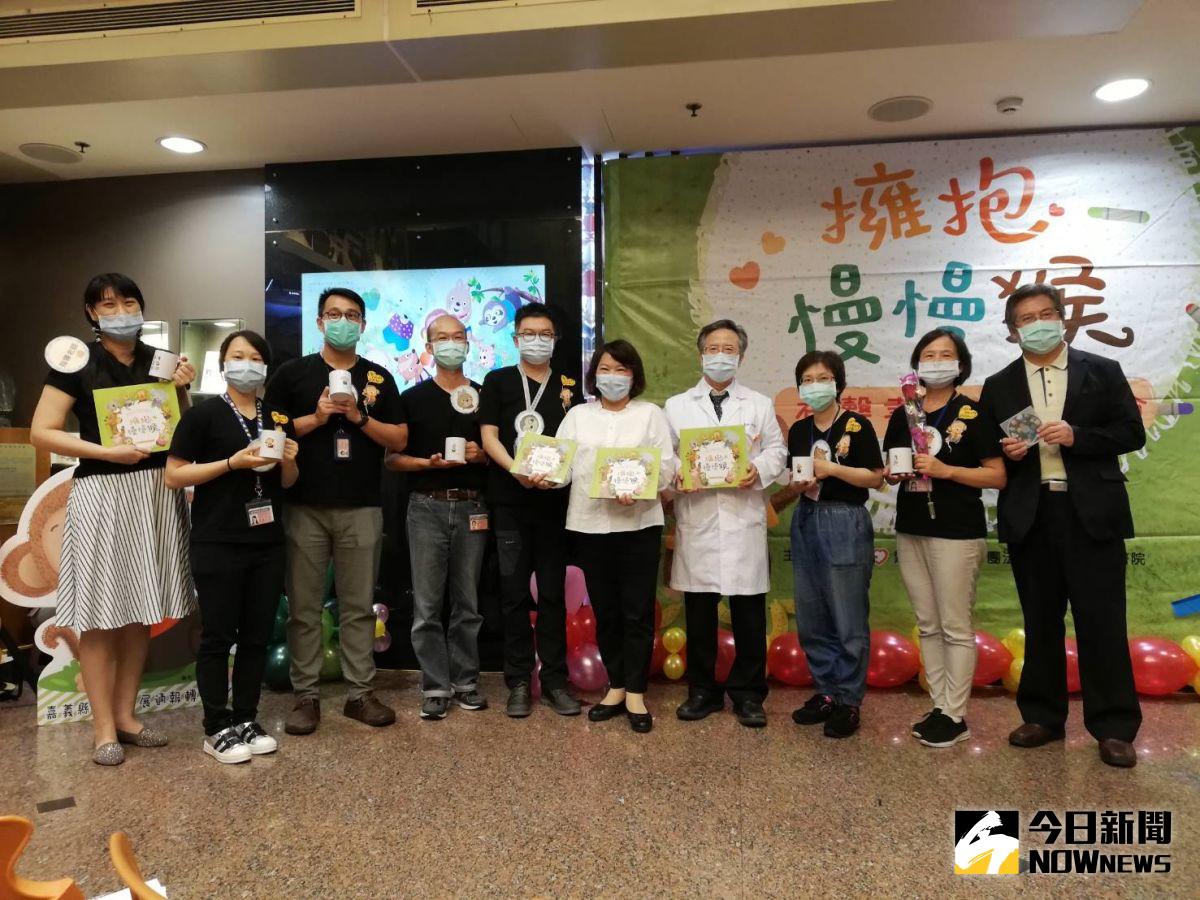 ▲〈擁抱慢慢猴〉繪本有聲書配音團隊。（圖/記者邱嘉琪攝，2020.08.26）