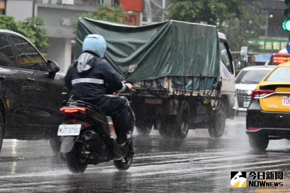 ▲中央氣象局今(13)日針對花蓮縣、台東縣等5縣市發布豪雨特報,目前花蓮縣萬榮鄉、瑞穗鄉、玉里鎮、卓溪鄉、富里鄉緊急停班、停課。(示意圖/NOWnews資料照)