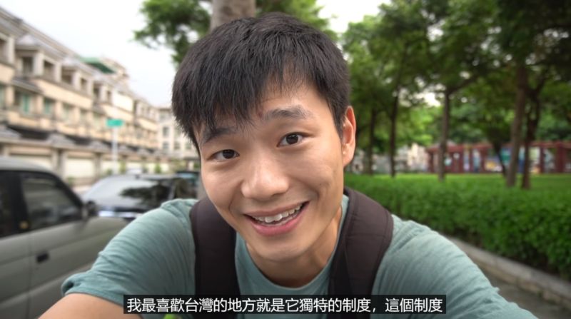 ▲他十分讚賞台灣的整體制度。(圖/翻攝自Simon