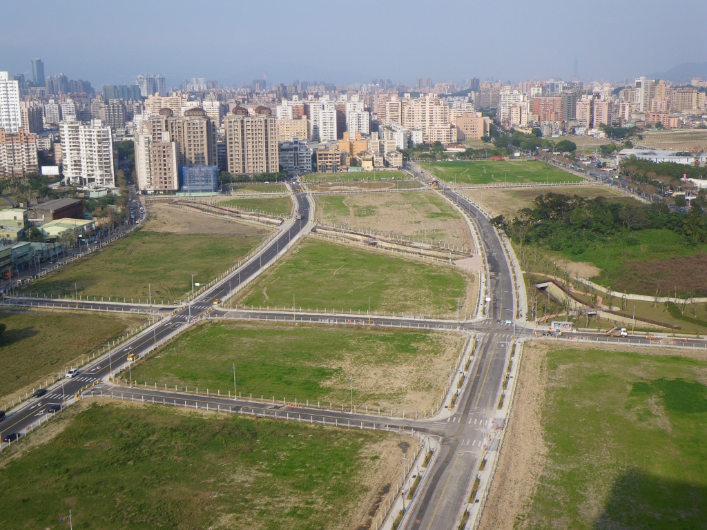 ▲有網友在PTT八卦版提到，朋友買新北市土城的新建案，一坪要價40多萬，結果卻被住土城的同事嘲笑，貼文意外釣出在地人點出一大「誘因」，掀起網友兩派論戰。（示意圖／翻攝自內政部網站）