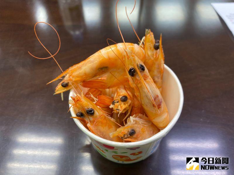 ▲陳勤富呼籲國人,多食用安全無虞味美鮮甜的國產蝦類。(圖/記者陳聖璋攝,2020.08.28)