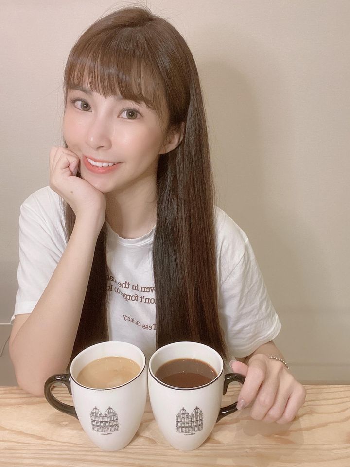 ▲LaLa蘇心甯有凍齡美貌、火辣身材。(圖/蘇心甯臉書)