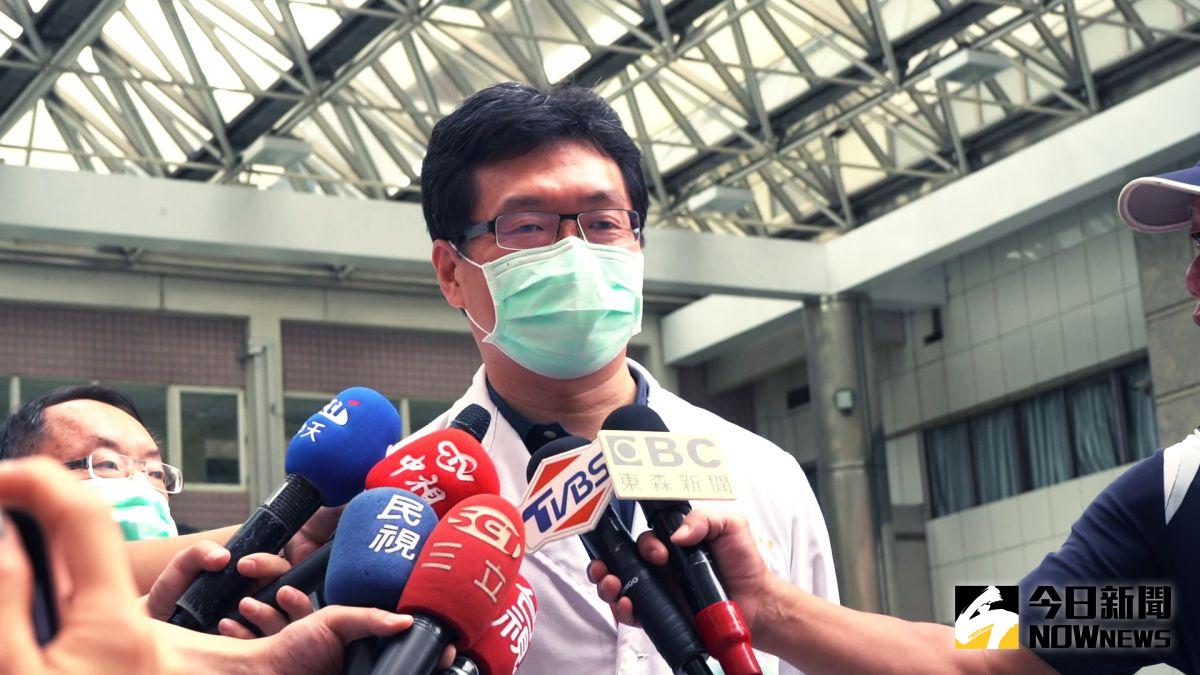 ▲館長陳之漢中槍送醫後休養一天後，長庚醫師周應照今天說明館長最新狀況。（圖／記者李春台攝, 2020.08.29）