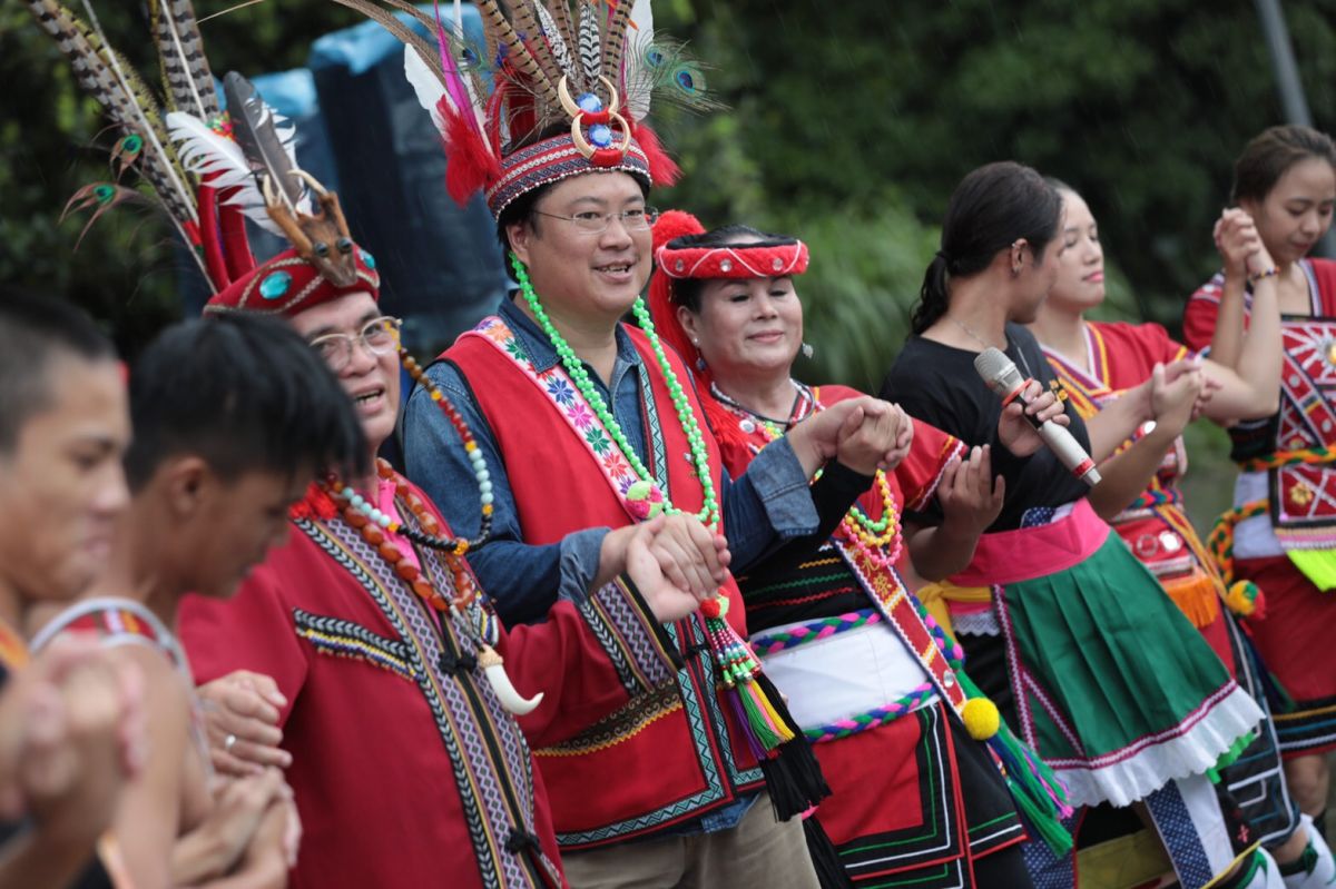 ▲基隆市原住民聯合豐年祭今(29)日在原住民文化會館廣場登場，仍展現原住民文化力與美。（圖／基隆市政府提供）