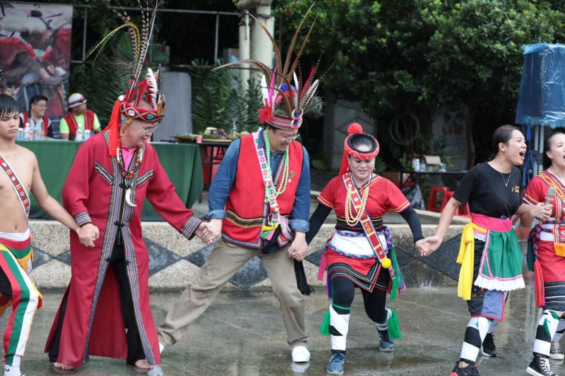 ▲基隆市原住民聯合豐年祭今(29)日在原住民文化會館廣場登場，仍展現原住民文化力與美。（圖／基隆市政府提供）