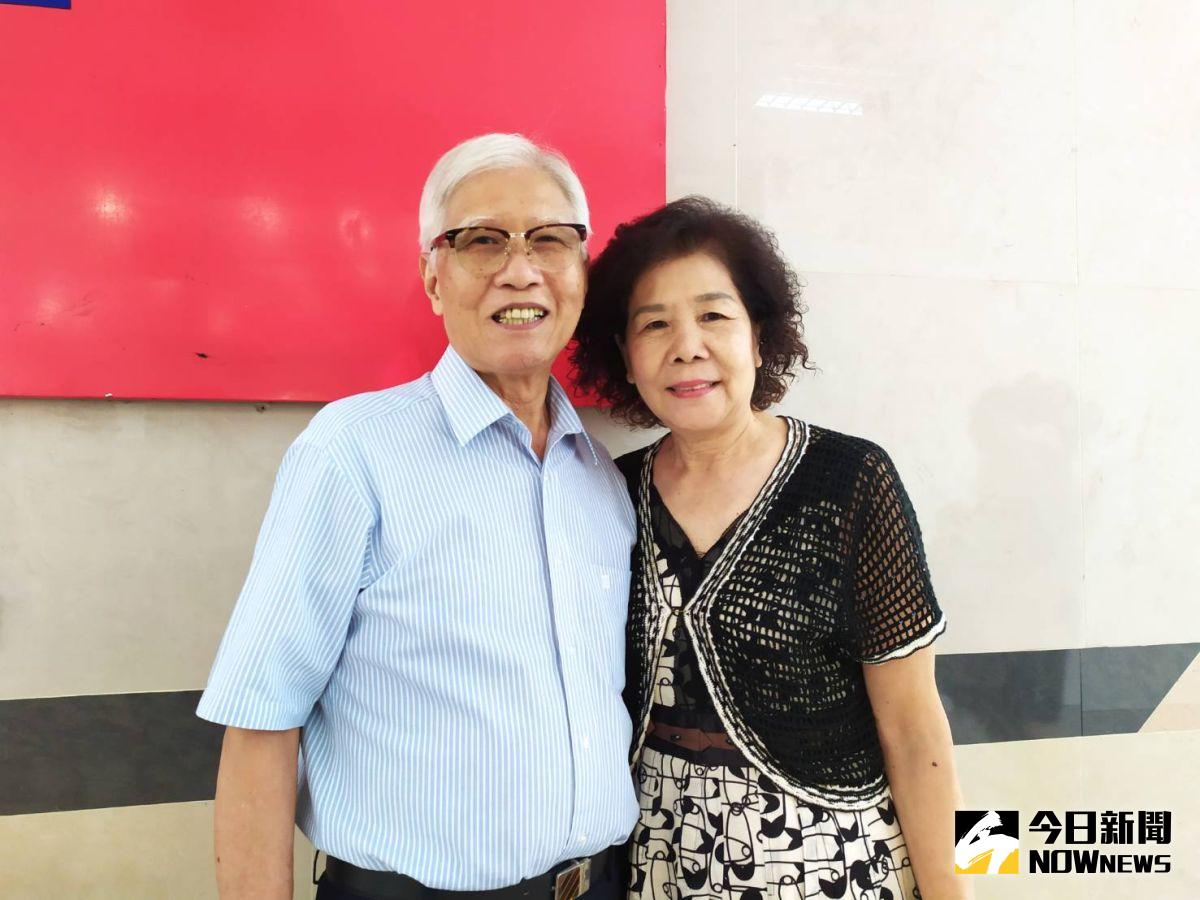 ▲82歲的彭錦樟身體健朗、台風穩健，與另一半彭游鳳英都參加彰化市2020年市長盃全國歌唱大賽，成為會場焦點。（圖／記者葉靜美攝，2020.08.29）