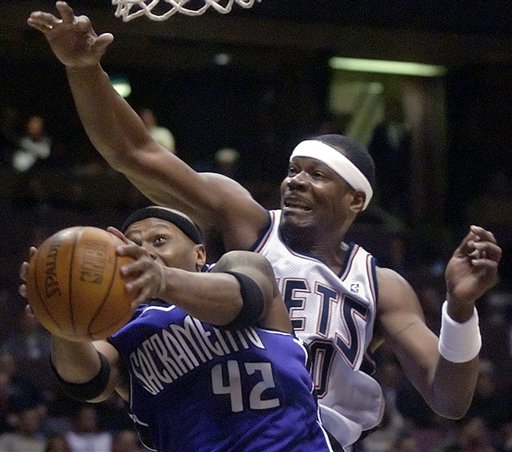 ▲Clifford Robinson(後）過去曾效力籃網隊。（圖／美聯社／達志影像）