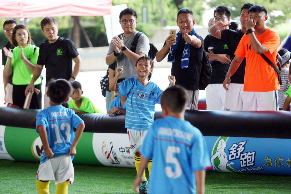 ▲小球員射門得分後興奮之情溢於言表。（圖／迷你足球協會提供）
