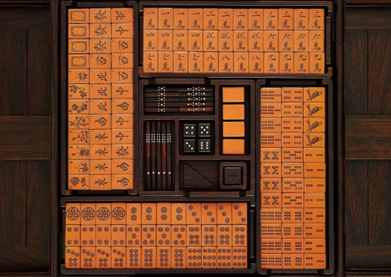 ▲此套組被命名為「Helios mahjong set」，價格為57200新加坡幣（約等於122萬多台幣）。（圖／愛瑪仕）