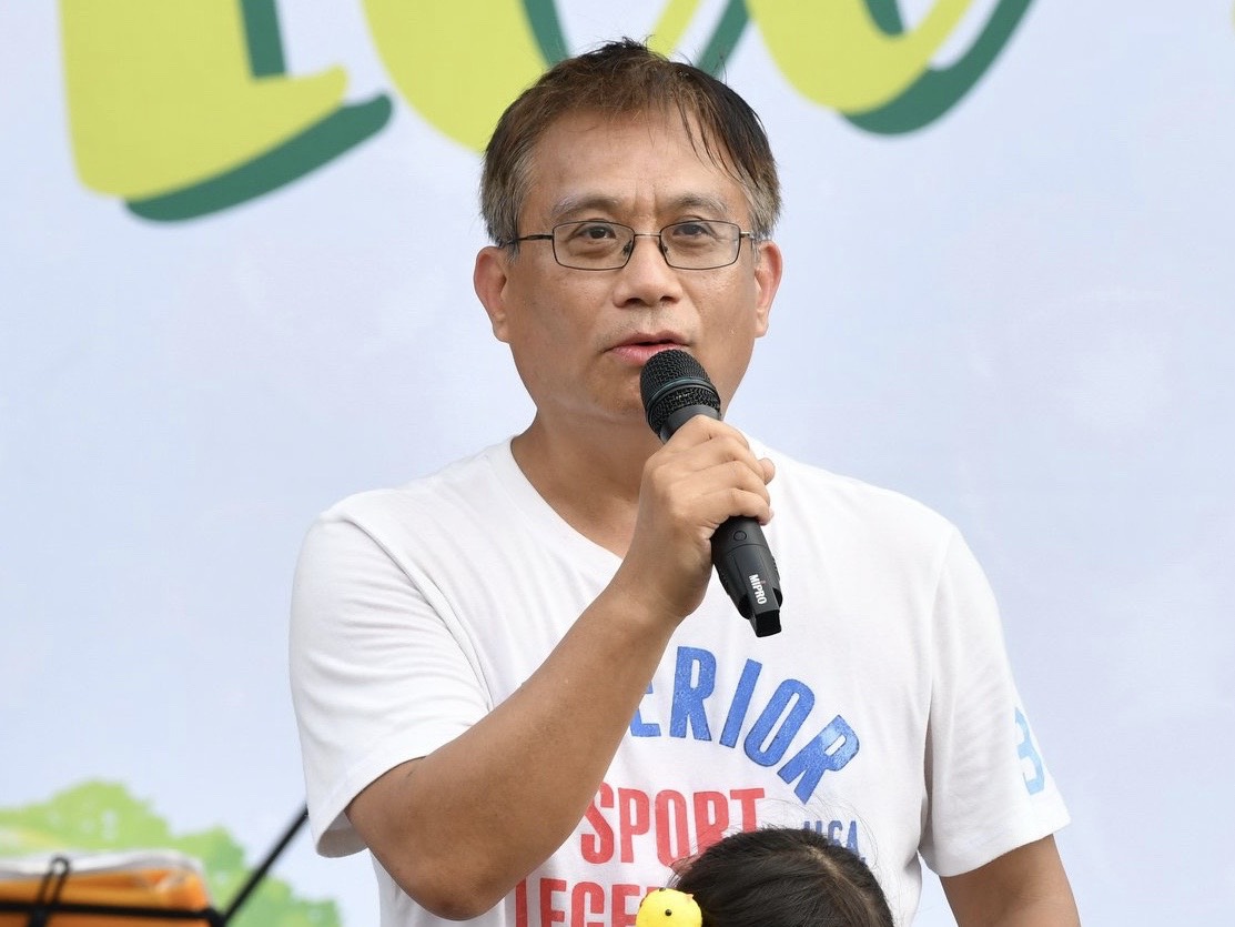 ▲蔡英文總統日前宣布將以行政命令的方式開放美豬美牛進口台灣，引發「無法」監督的討論，但真理大學法律系副教授吳景欽表示，其實是有監督機制的，但礙於民進黨在立院過半數，所以難以實現。（圖／翻攝自法稅改革聯盟臉書）