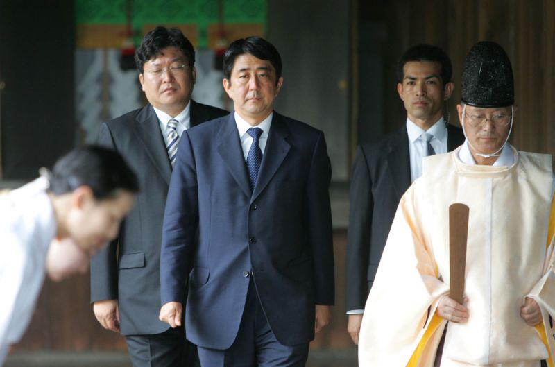 ▲安倍晉三曾兩度拜相，成為日本在任時間最長的首相。（圖／美聯社／達志影像）