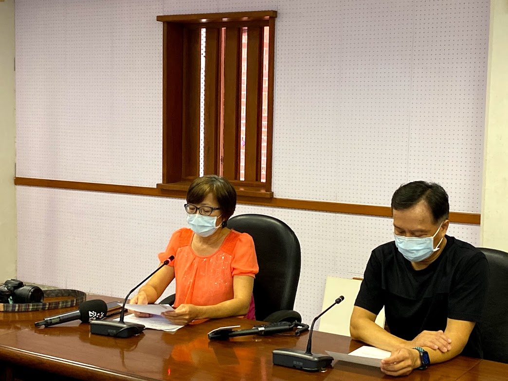 ▲宜蘭縣養豬協會總幹事游麗香提出四大不滿、八個訴求及兩個保證，同時批中央政府無視主人存在，國家必無法安定。（圖／記者李清貴攝,2020.08.31)